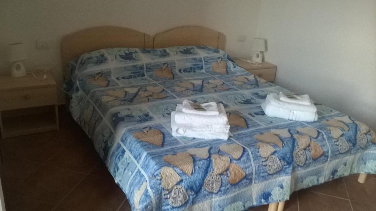 Hotel Bena E Traes Laerru エクステリア 写真